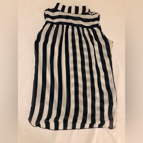 Shirt - Picture 2 of 4